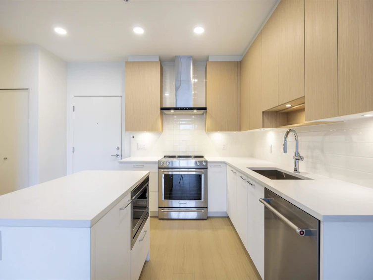 304-7599 15th Street, Burnaby, BC, V3N 0H9 - 7