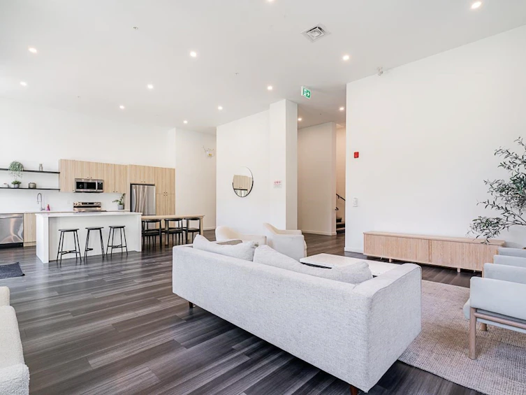 317-13623 81a Avenue, Surrey, BC, V3W 3N7 - 28