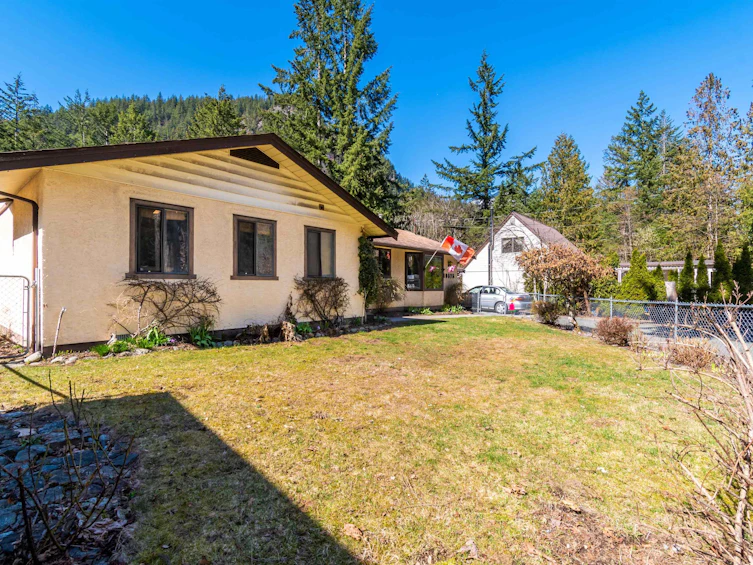19575 Silverhope Road, Hope, BC, V0X 1L2 - 2