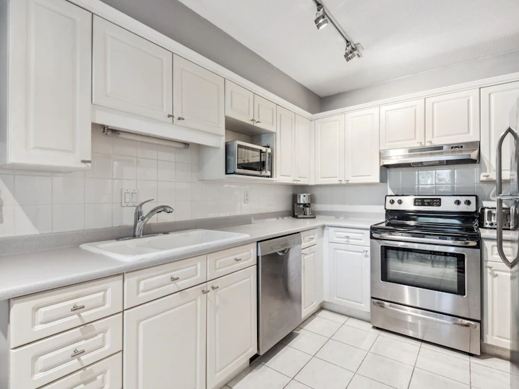 107-1523 Bowser Avenue, North Vancouver, BC, V7P 2Y4 - 11