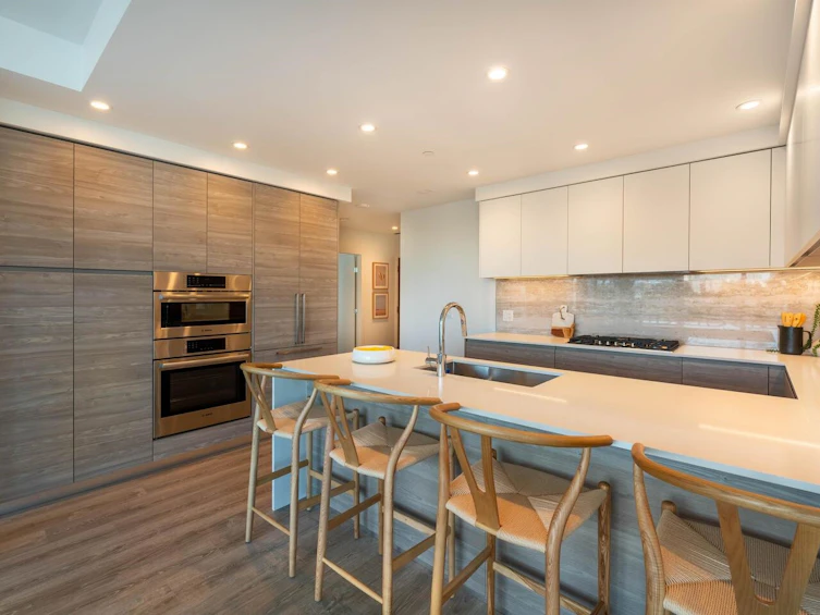 1903-680 Quayside Drive, New Westminster, BC, V3M 0P2 - 2