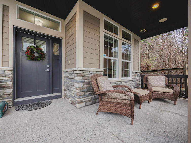 18055 67a Avenue, Surrey, BC, V3S 7H7 - 2