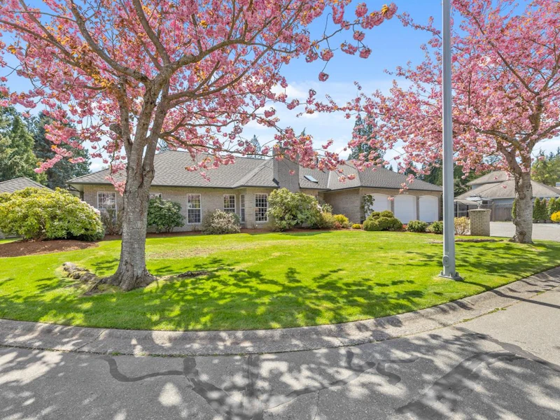 13672 19th Avenue, Surrey BC V4A 9E9