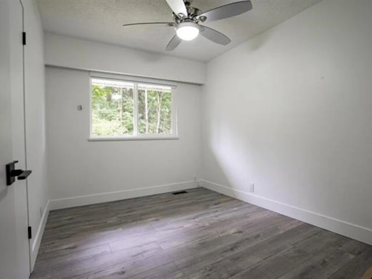 11318 Glen Avon Drive, Surrey, BC, V3R 4Y5 - 6