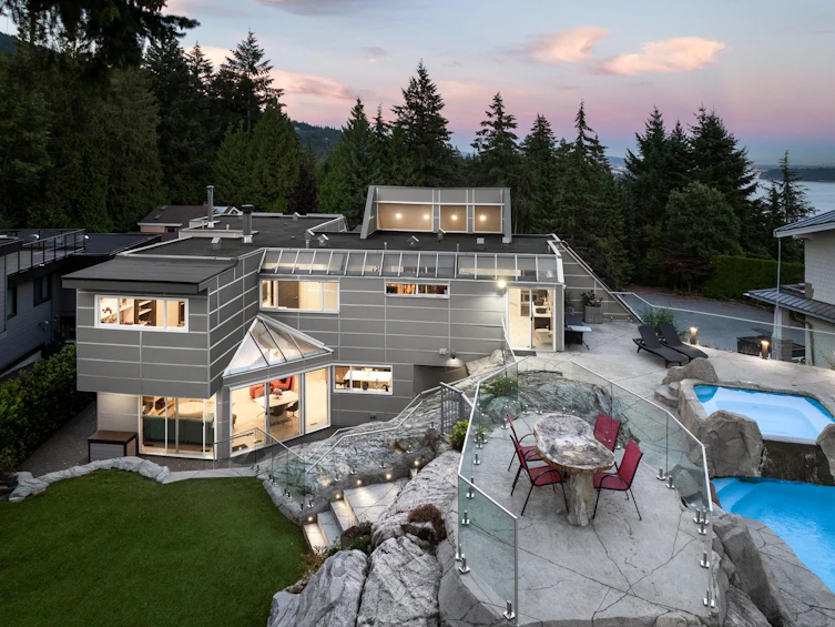 3722 Southridge Place, West Vancouver, BC, V7V 3H8 - 3