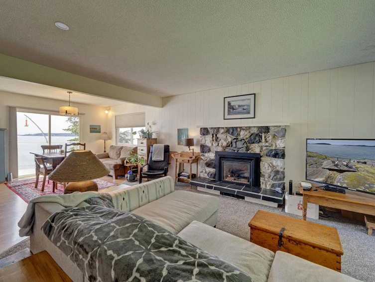 8323 Redrooffs Road, Halfmoon Bay, BC, V7Z 1E4 - 13