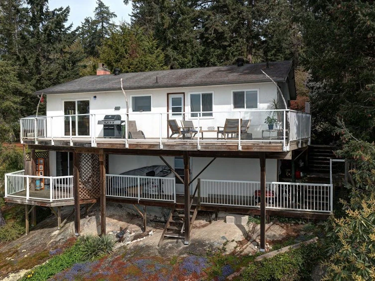 8323 Redrooffs Road, Halfmoon Bay, BC, V7Z 1E4 - 3