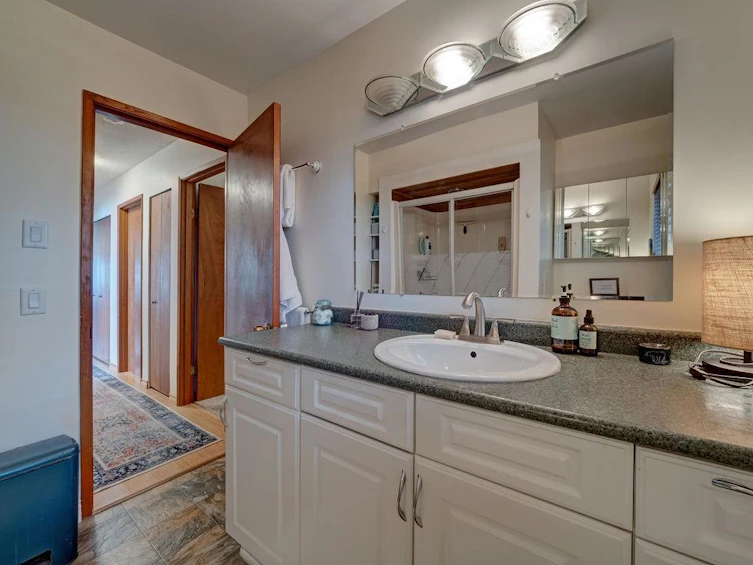 8323 Redrooffs Road, Halfmoon Bay, BC, V7Z 1E4 - 24