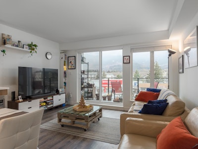 304-1365 Pemberton Avenue - 4