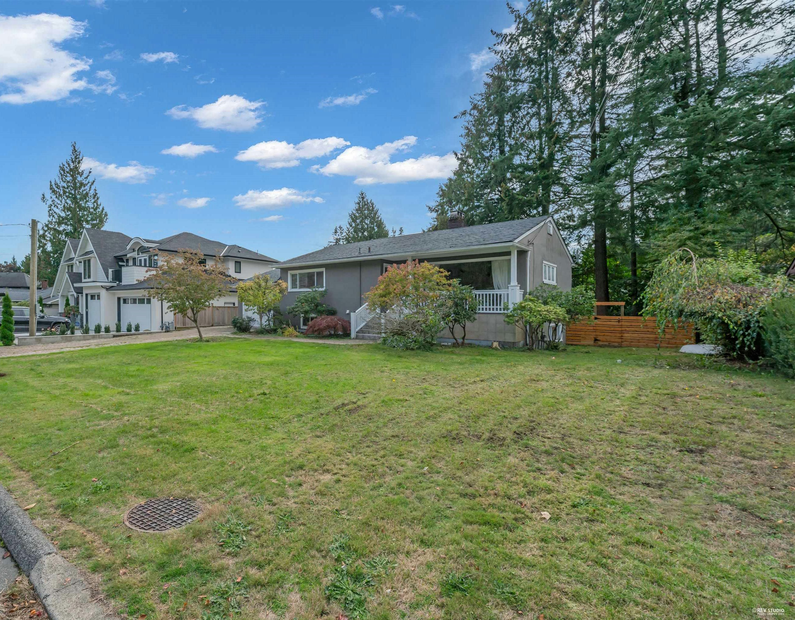 1075 Ruthina Avenue, North Vancouver, BC, V7R 2E7