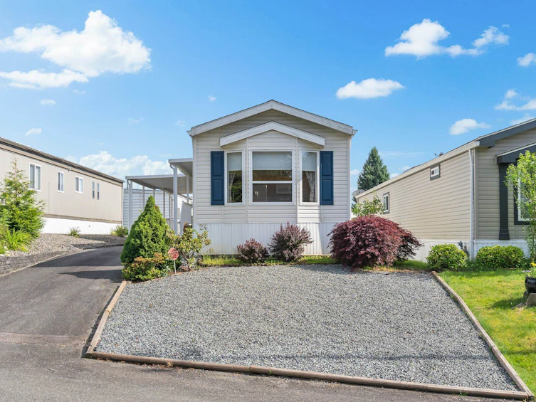 24-2035 Martens Street, Abbotsford, BC, V2T 6M3