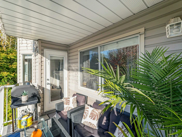 206-9942 151 Street, Surrey, BC, V3R 0V4 - 14