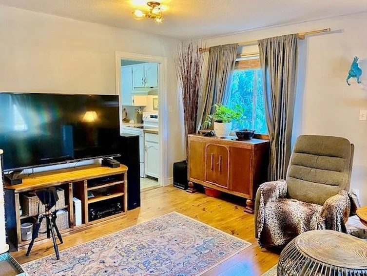 7671 143 Street, Surrey, BC, V3W 9Y5 - 4
