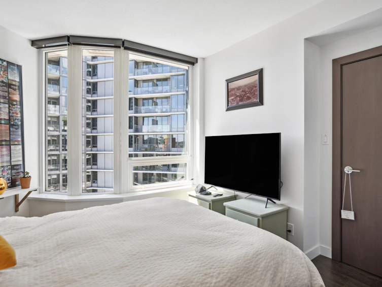 1051-38 Smithe Street, Vancouver, BC, V6B 0P3 - 17