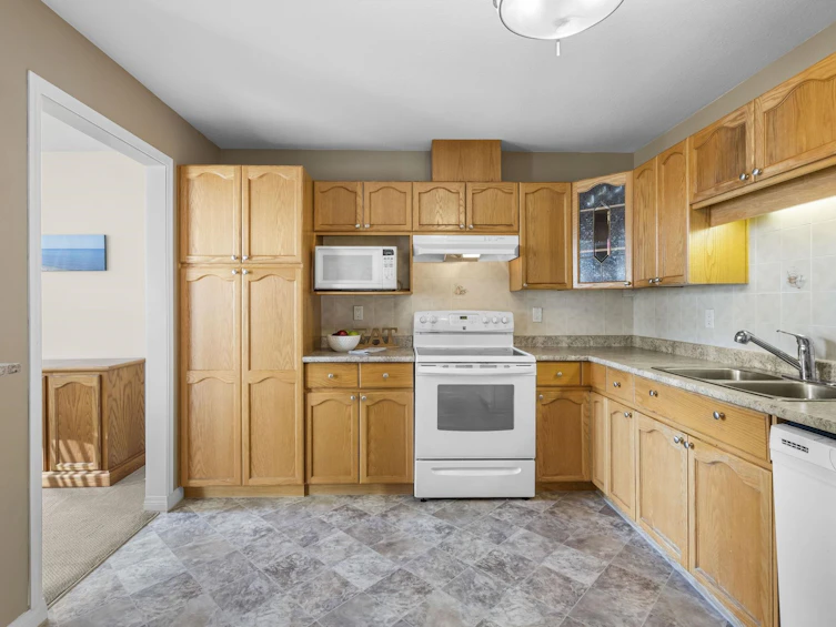 307-19645 64 Avenue, Langley, BC, V2Y 1L2 - 11