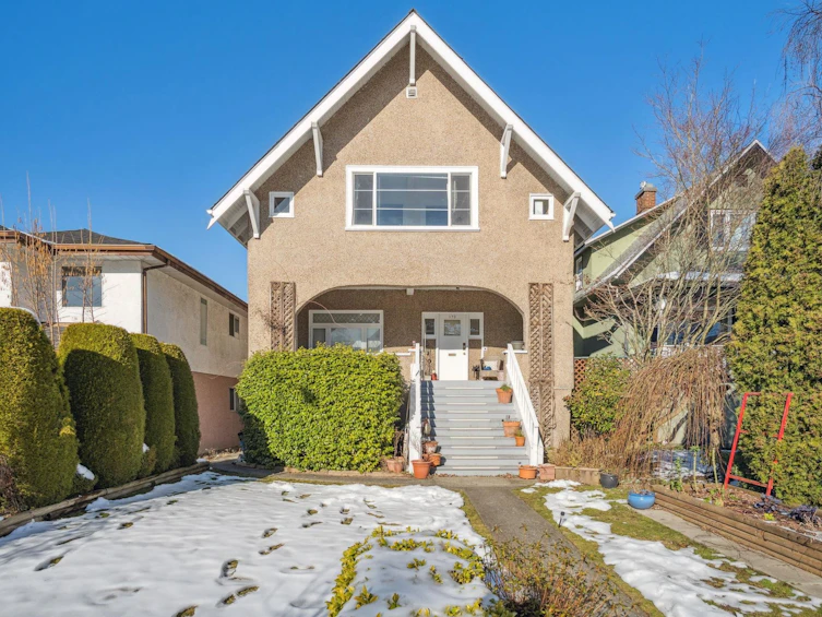 173 W 19th Avenue, Vancouver, BC, V5Y 2B5 - 2