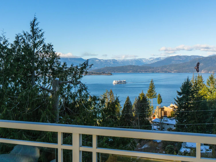 8549 Seascape Court, West Vancouver, BC, V7W 3J7 - 2