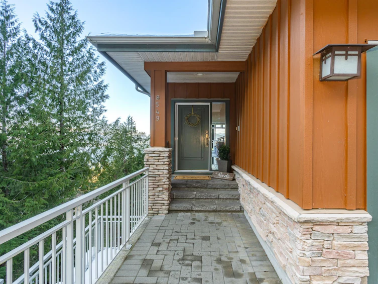 8549 Seascape Court, West Vancouver, BC, V7W 3J7 - 5