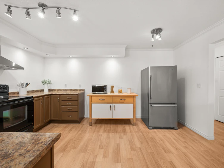 205-9295 122 Street, Surrey, BC, V3L 4L4 - 5