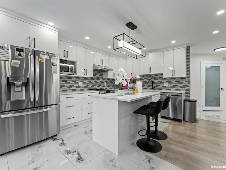 801-8972 Fleetwood Way, Surrey, BC, V3R 0T5 - 4