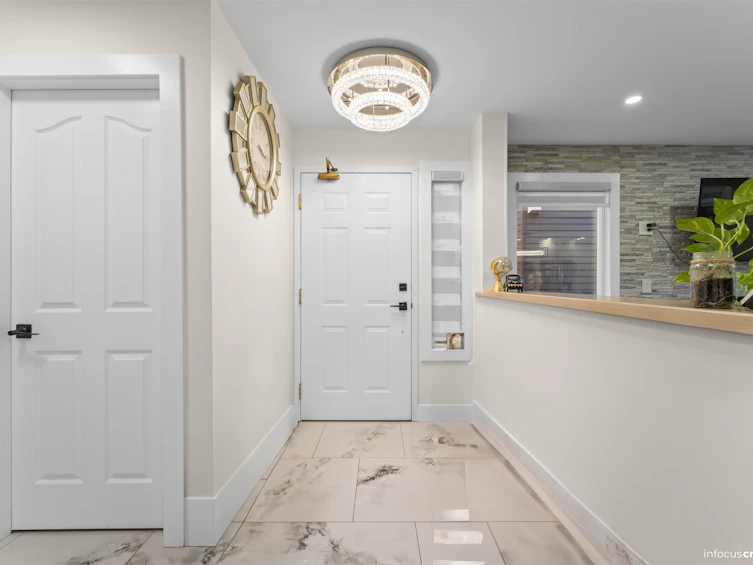 801-8972 Fleetwood Way, Surrey, BC, V3R 0T5 - 8
