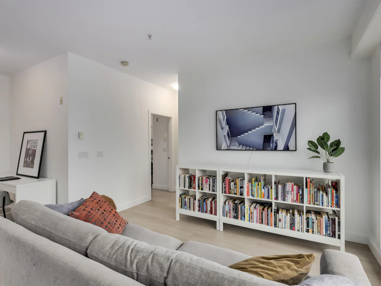 PH1-4372 Fraser Street, Vancouver, BC, V5V 4G3 - 4