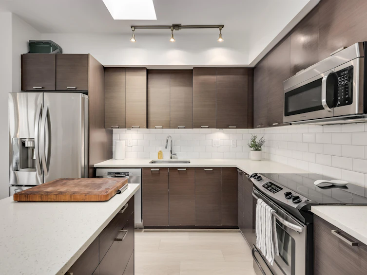 PH1-4372 Fraser Street, Vancouver, BC, V5V 4G3 - 11