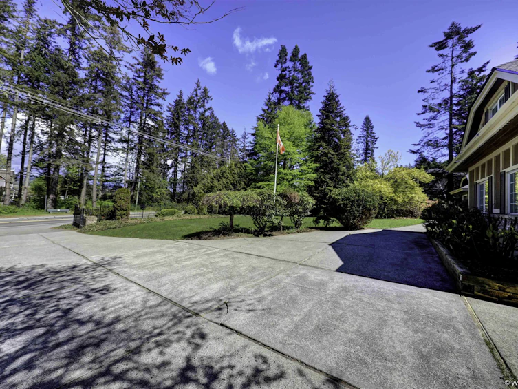 13736 Crescent Road, Surrey, BC, V4P 1K8 - 6