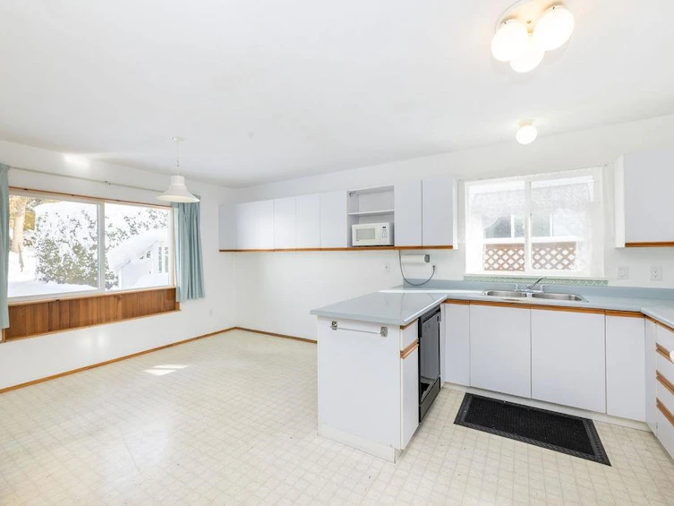 6358 Oracle Road, Sechelt, BC, V7Z 0R8 - 16