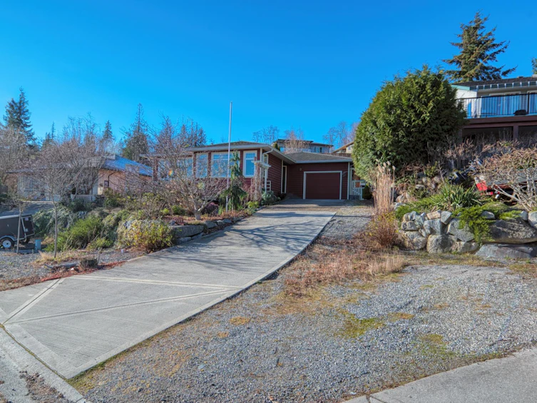 5599 Medusa Place, Sechelt, BC, V7Z 0V1