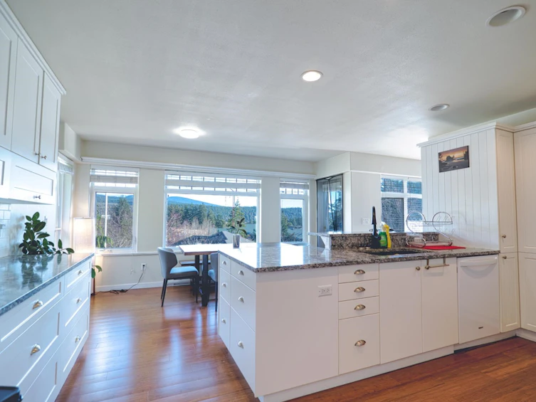 5599 Medusa Place, Sechelt, BC, V7Z 0V1 - 12