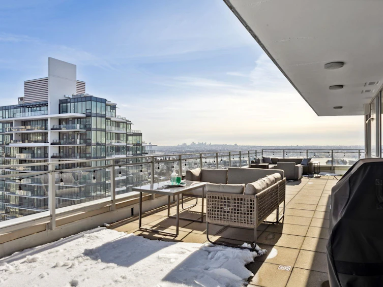 1602-112 E 13th Street, North Vancouver, BC, V7L 0E4 - 3