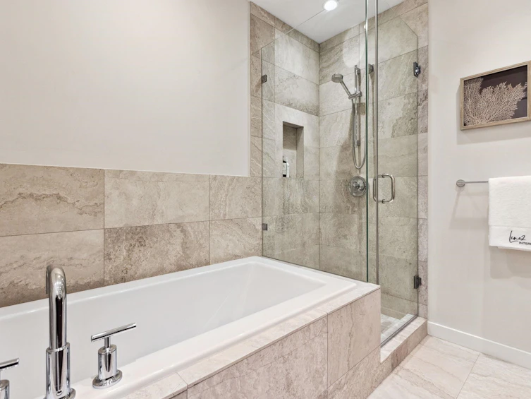 1602-112 E 13th Street, North Vancouver, BC, V7L 0E4 - 17