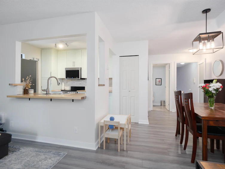 3333 Mountain Highway, North Vancouver, BC, V7K 2H4 - 4