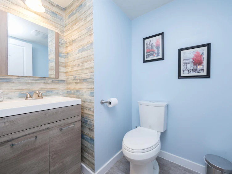 3333 Mountain Highway, North Vancouver, BC, V7K 2H4 - 10