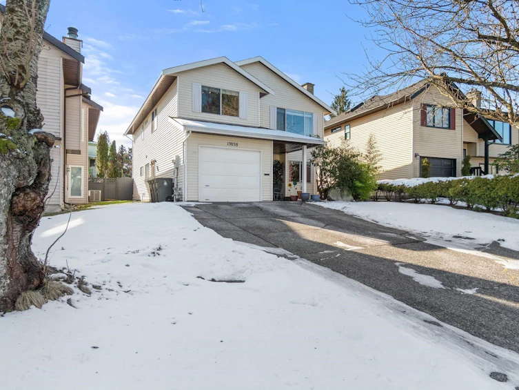 15058 98a Avenue, Surrey, BC, V3R 8H3 - 2