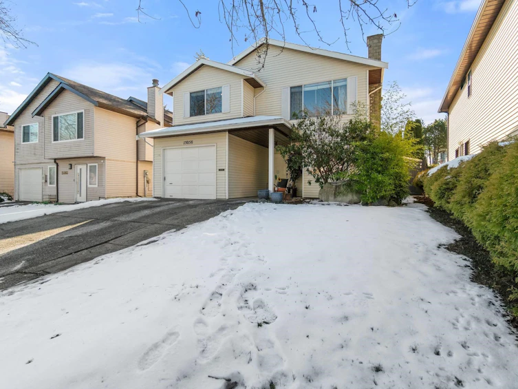 15058 98a Avenue, Surrey, BC, V3R 8H3 - 3