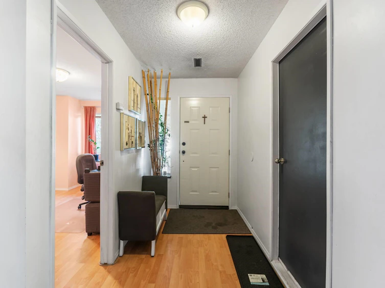 15058 98a Avenue, Surrey, BC, V3R 8H3 - 6