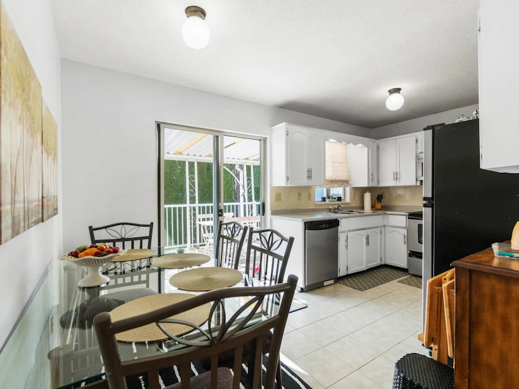 15058 98a Avenue, Surrey, BC, V3R 8H3 - 20