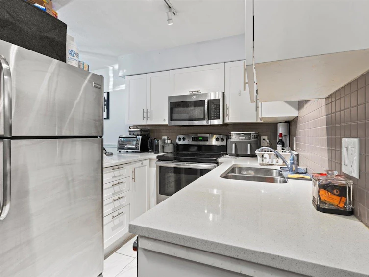 202-488 Helmcken Street, Vancouver, BC, V6B 6E4 - 8