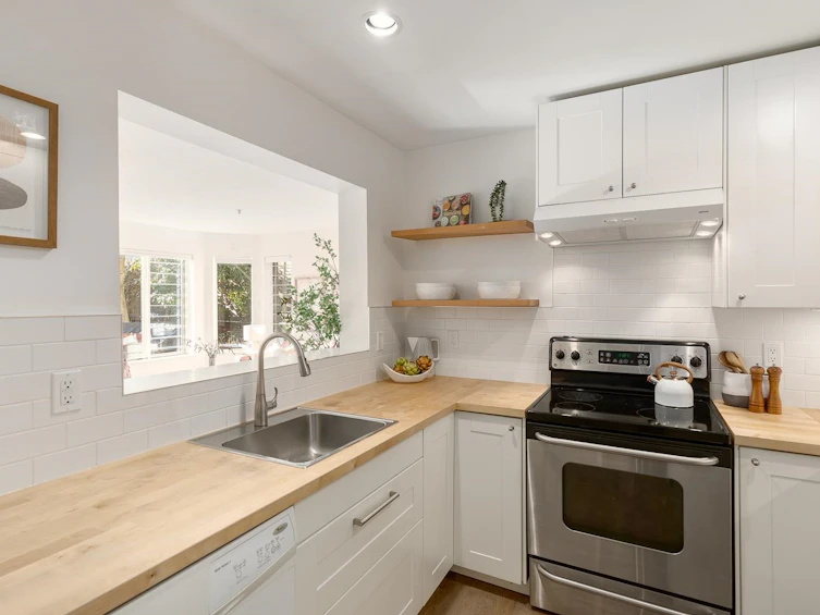 W101-639 W 14th Avenue, Vancouver, BC, V5Z 1P7 - 9