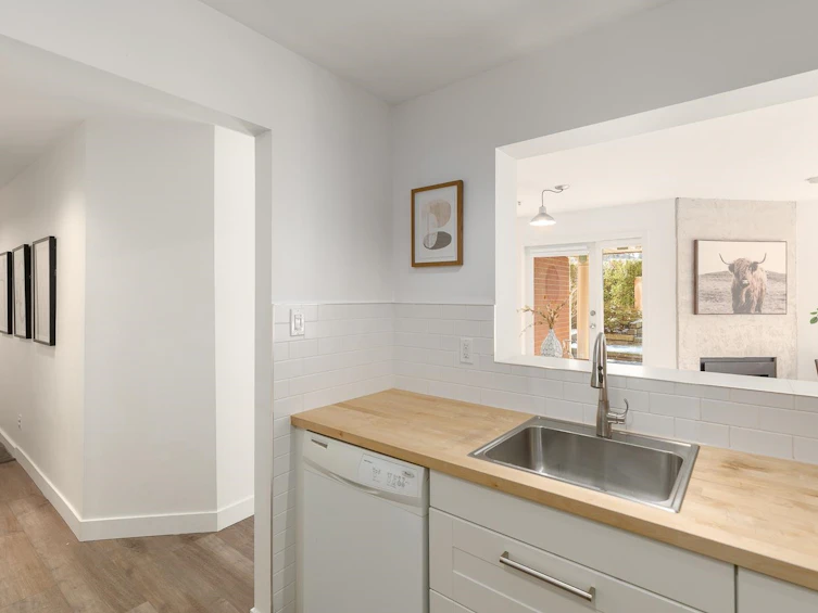 W101-639 W 14th Avenue, Vancouver, BC, V5Z 1P7 - 11