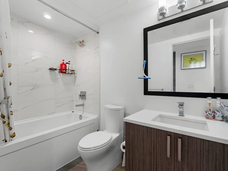 913-13350 Central Avenue, Surrey, BC, V3T 0S1 - 21