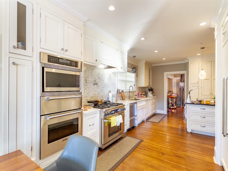 5987 Wiltshire Street, Vancouver BC V6M 3L8