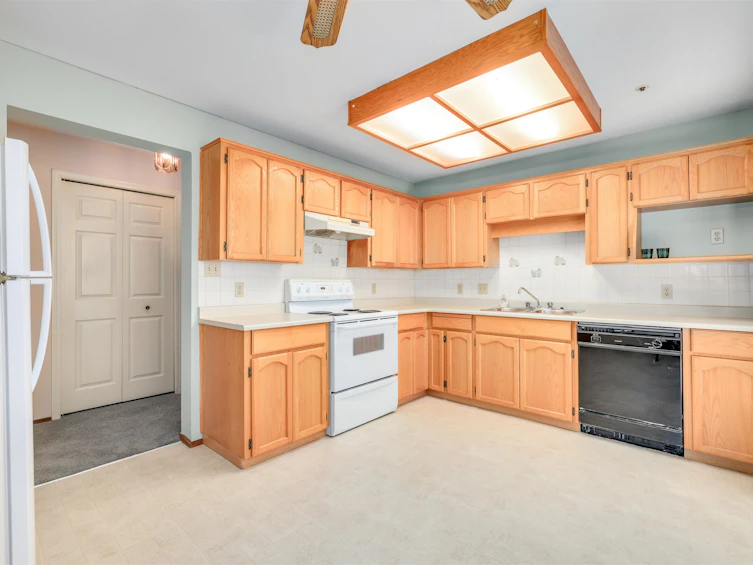 101-5377 201a Street, Langley, BC, V3A 1S7 - 8