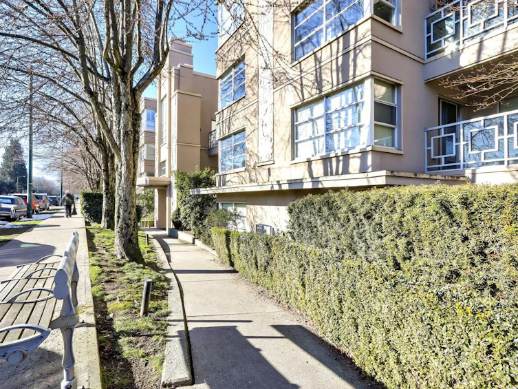 211-2983 W 4th Avenue, Vancouver, BC, V6K 1R5 - 2