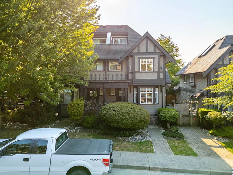 786 St. Georges Avenue, North Vancouver, BC, V7L 4T1 - 2