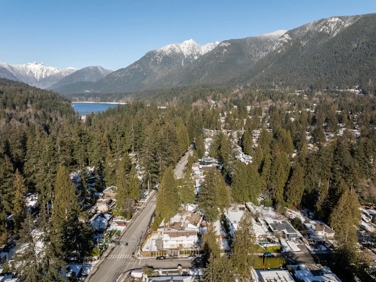 4520 Capilano Road, North Vancouver, BC, V7R 4K3 - 37