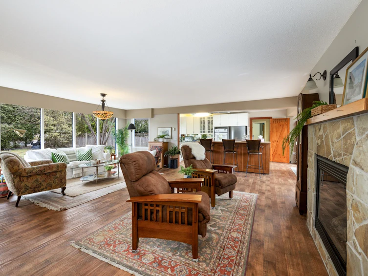 4520 Capilano Road, North Vancouver, BC, V7R 4K3 - 6