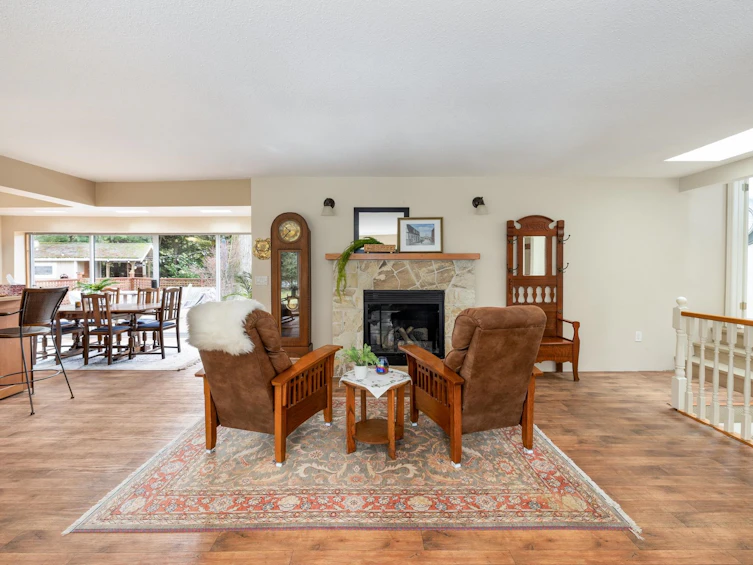 4520 Capilano Road, North Vancouver, BC, V7R 4K3 - 7